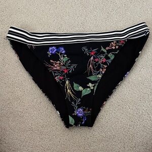 Athleta Black Floral women’s Bottoms like new
